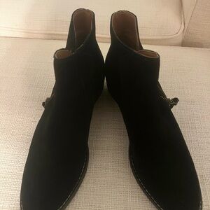 White Mountain Black Suede Ankle Boots